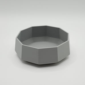 Minimalistische Schale mit scharfem Design