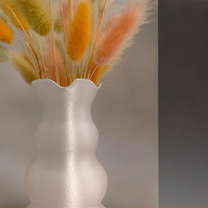 Moderne kopfgeformte Vase im Tulpendesign
