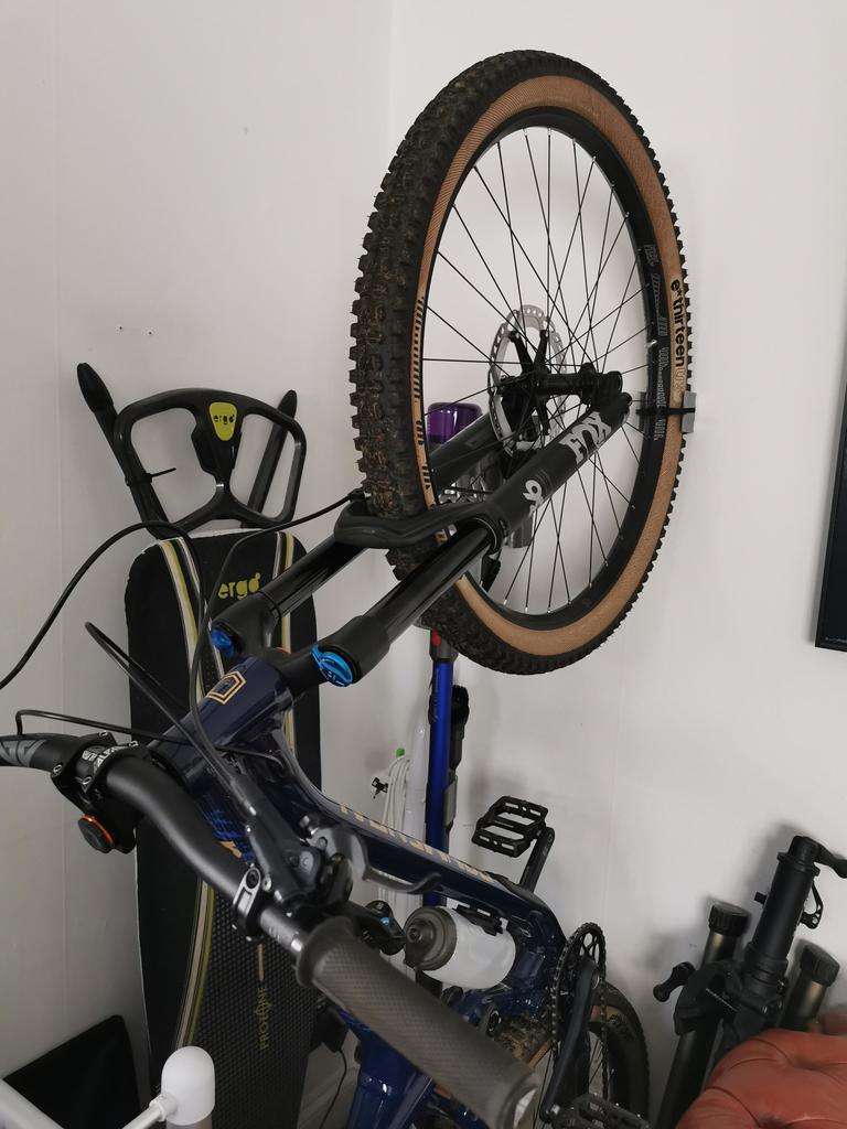 Robuste Wandhalterung für Mountainbikes mit 2,35-Zoll-Reifen