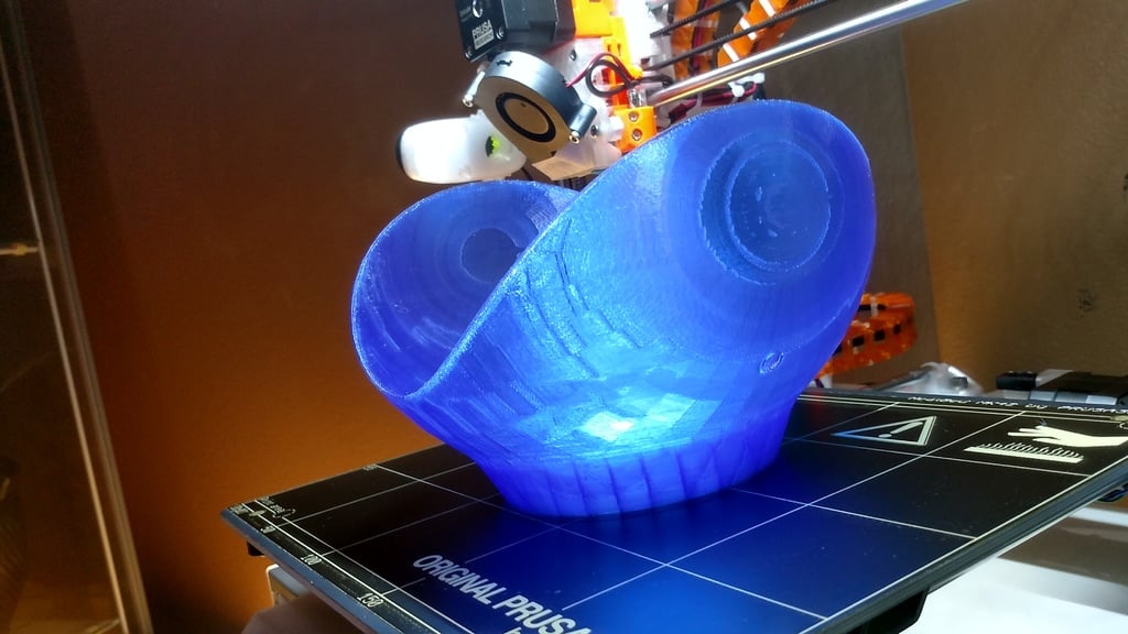 Garnschale mit magnetischem Boden zum Stricken