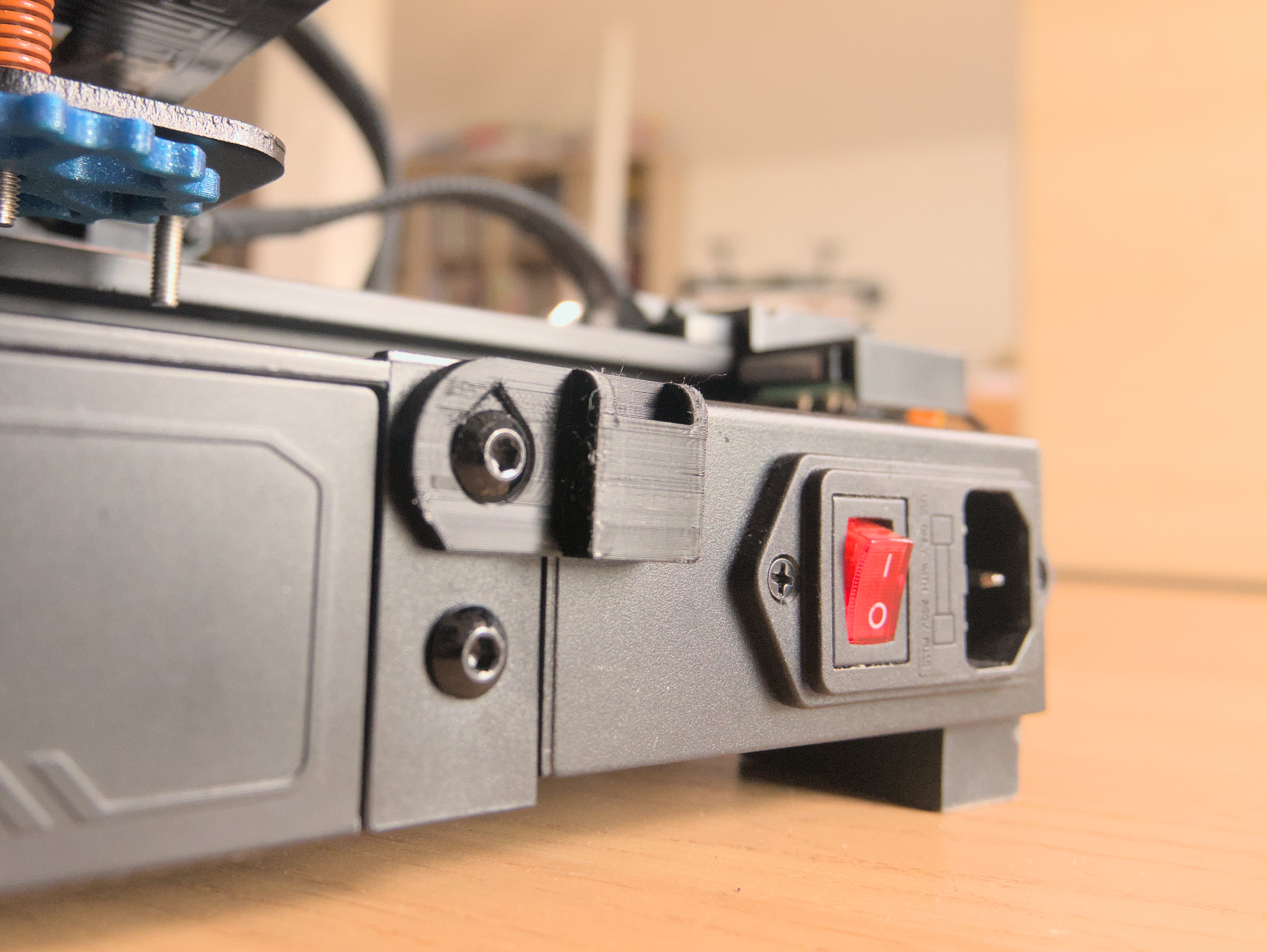 Stromkabelhalter für Ender 2 Pro