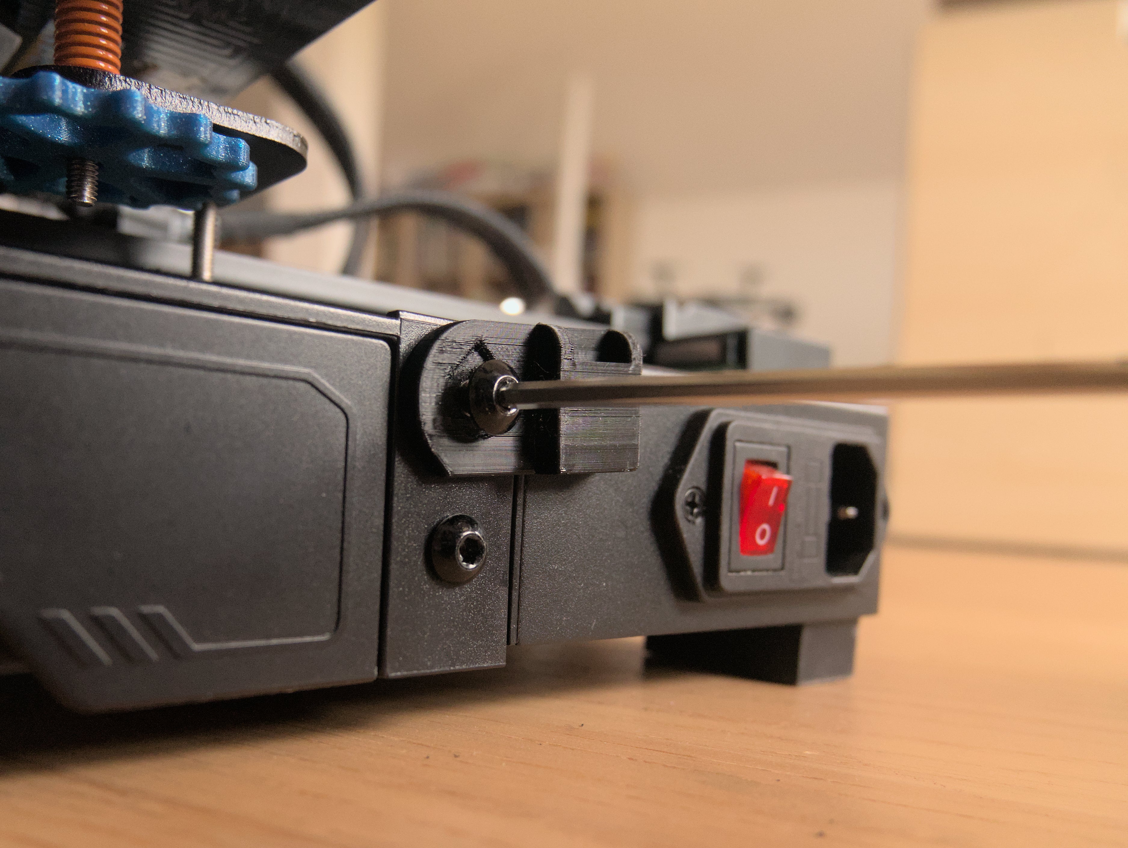 Stromkabelhalter für Ender 2 Pro