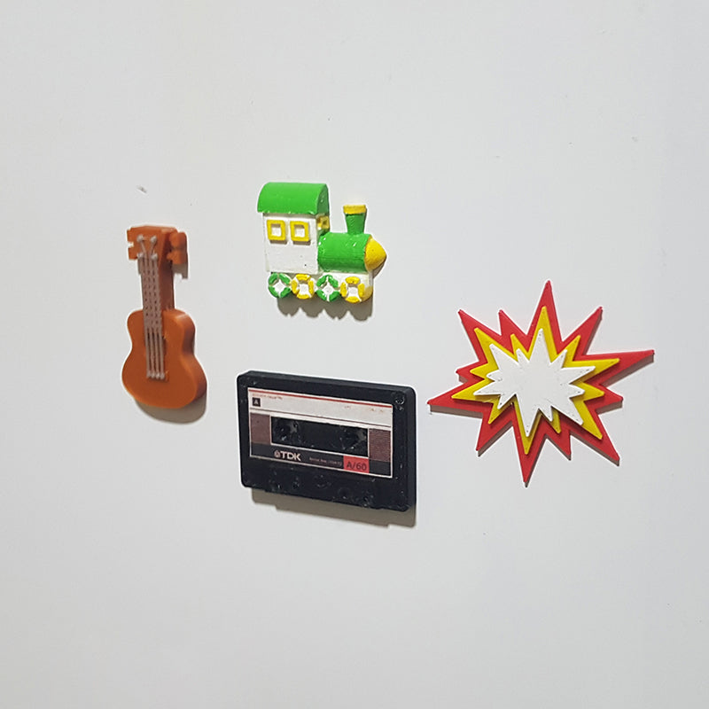 Handbemalte Zug- und Gitarren-Kühlschrankmagnete mit Kassettenschablone