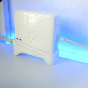 Praktischer Ständer für Apple MacBook Pro 85W MagSafe2 Netzteil