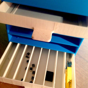 Aufbewahrungsbox mit Schubladen und Stopperverschluss für elektronische Bauteile und Kleinteile