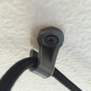 Universal-Dachhaken für Kabel und Leuchten