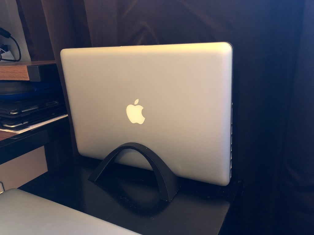 Eleganter Arch-Laptopständer für MacBook Pro 175 x 120 mm REMIX