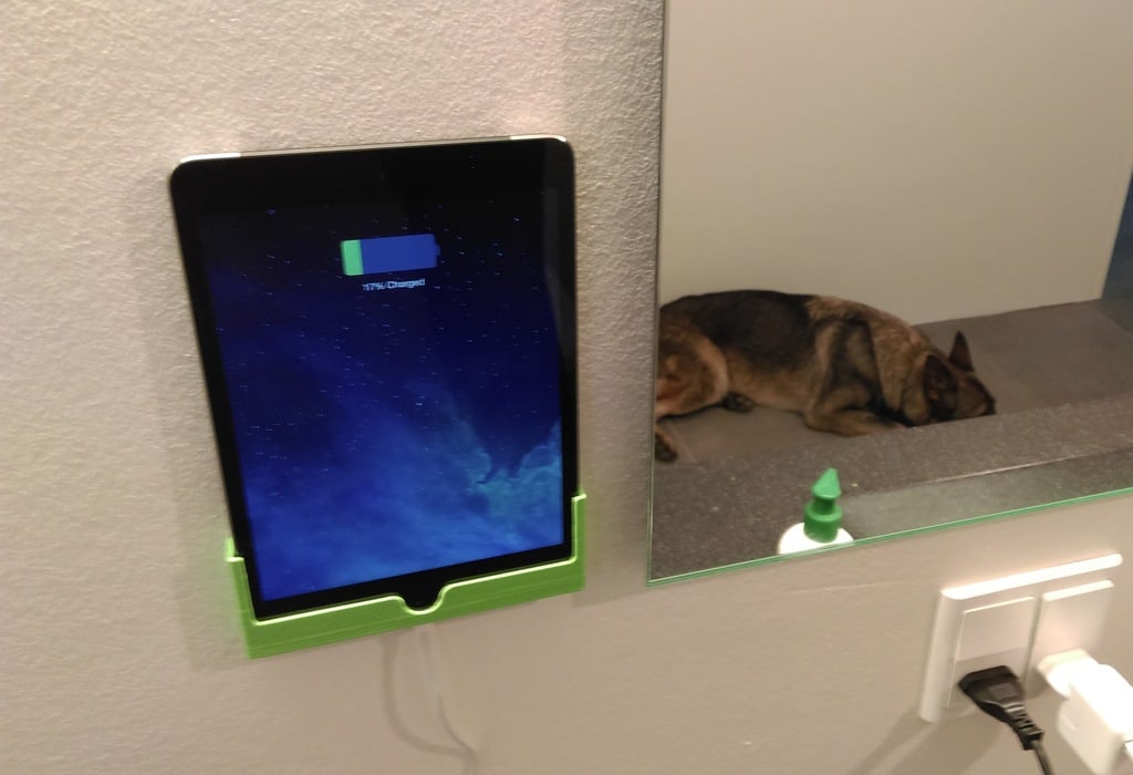 Wandmontierte Ladegeräthalterung für das iPad Mini