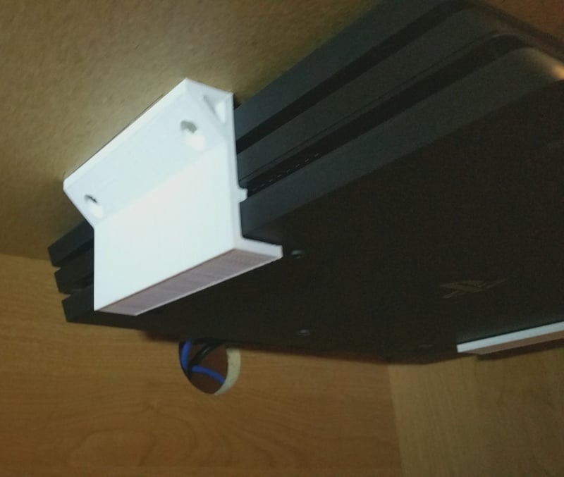 PS4 Pro Untertischmontage