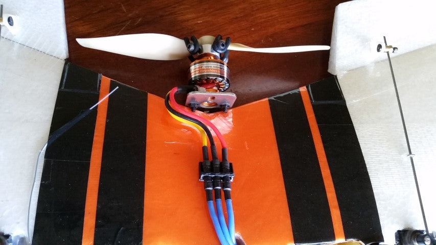 Motorkabelhalter für RC-Flugzeuge