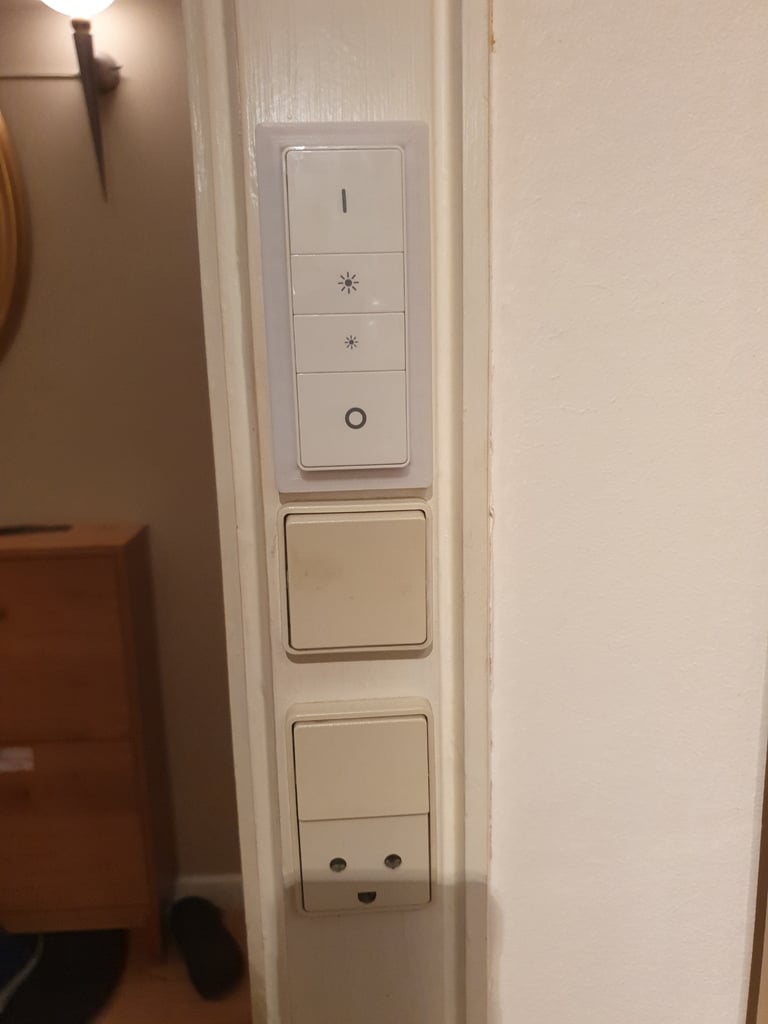 Philips HUE Dimmer-Wandhalterung (Größe LK/Fuga)