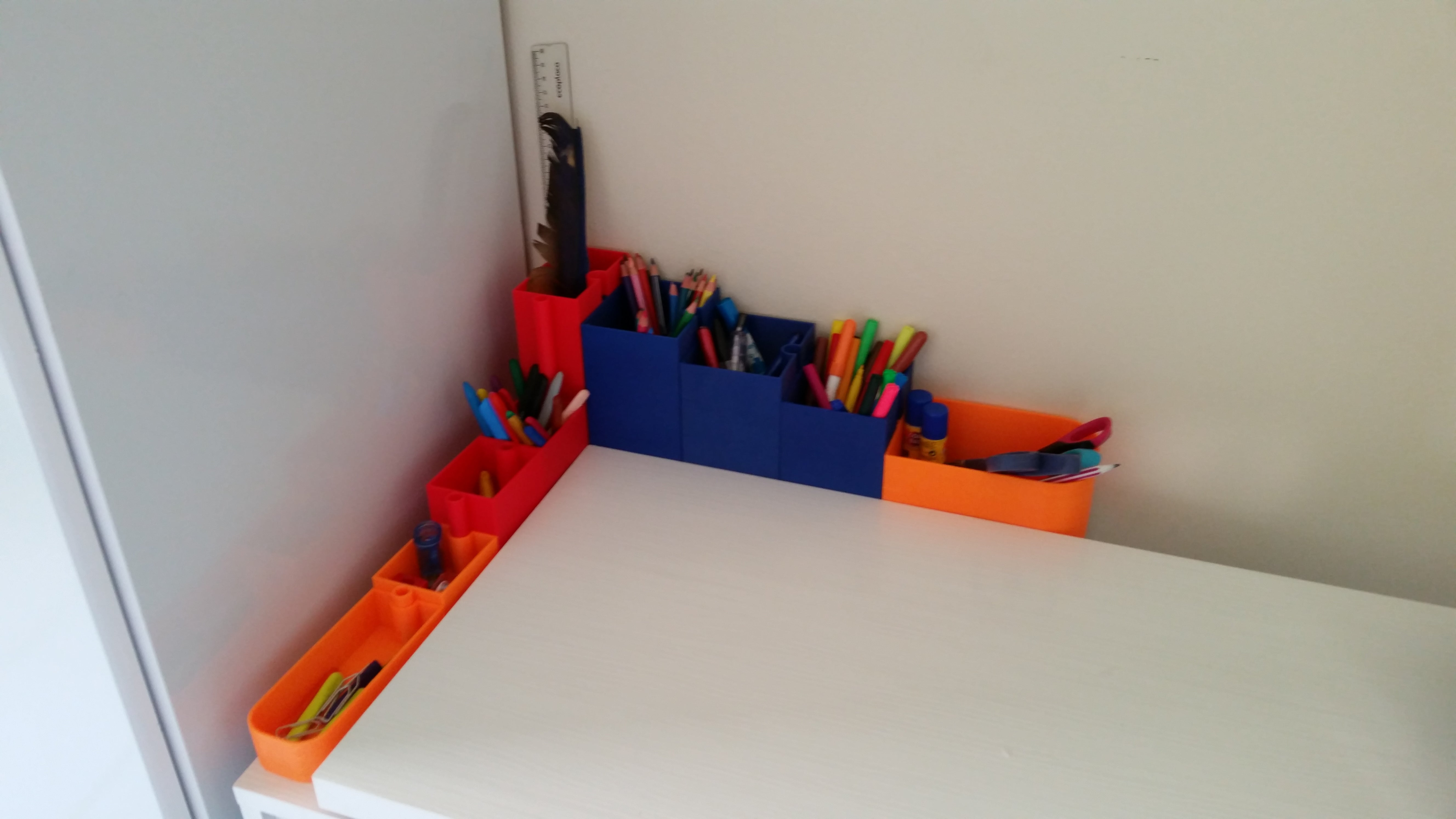 Anpassbarer modularer Schreibtisch-Organizer für Stifte und Bleistifte