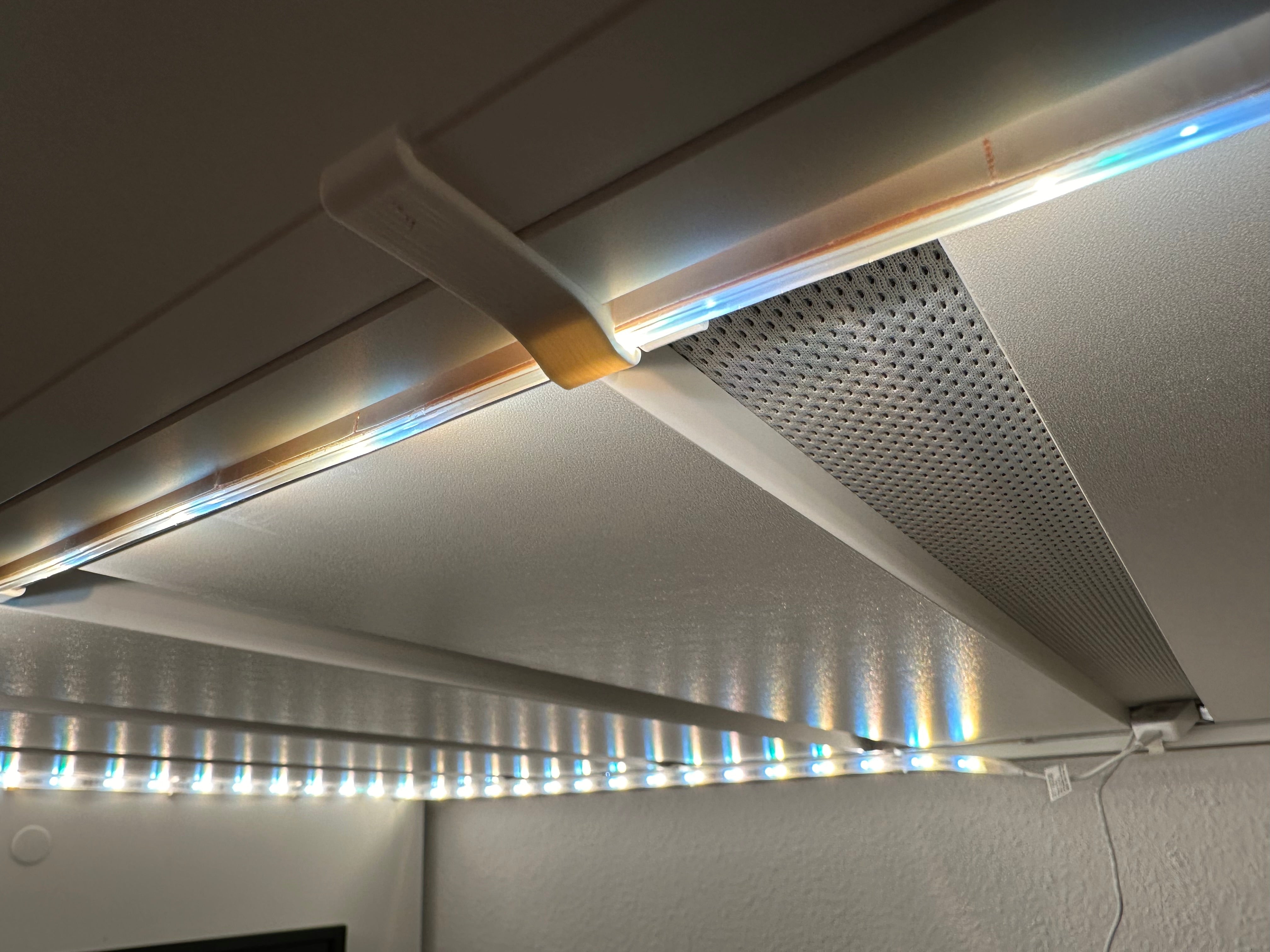 Hue Lichtstreifen-Clips für Ikea SMÅSTAD Bett (kein Bohren, kein Kleben)