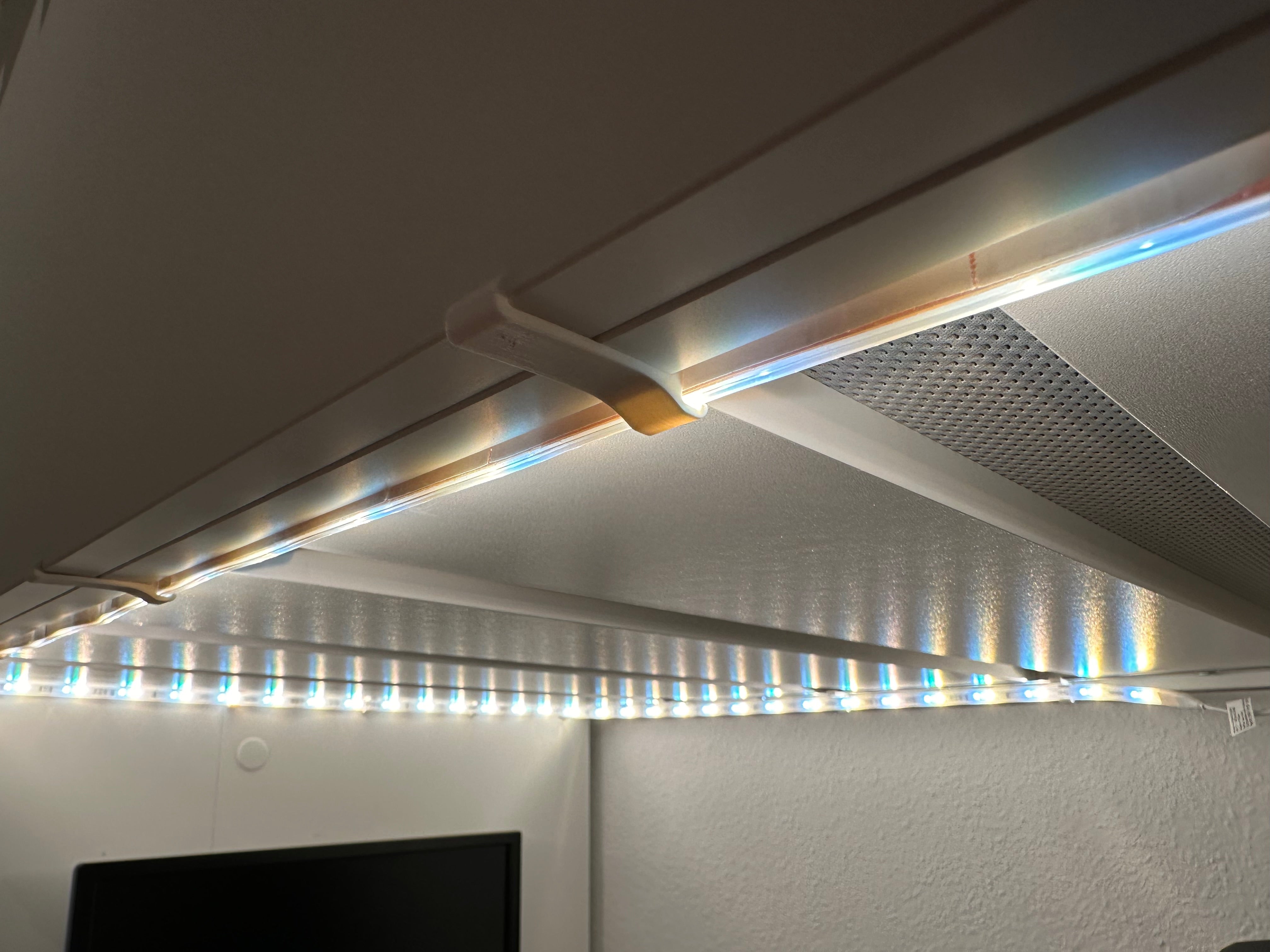 Hue Lichtstreifen-Clips für Ikea SMÅSTAD Bett (kein Bohren, kein Kleben)
