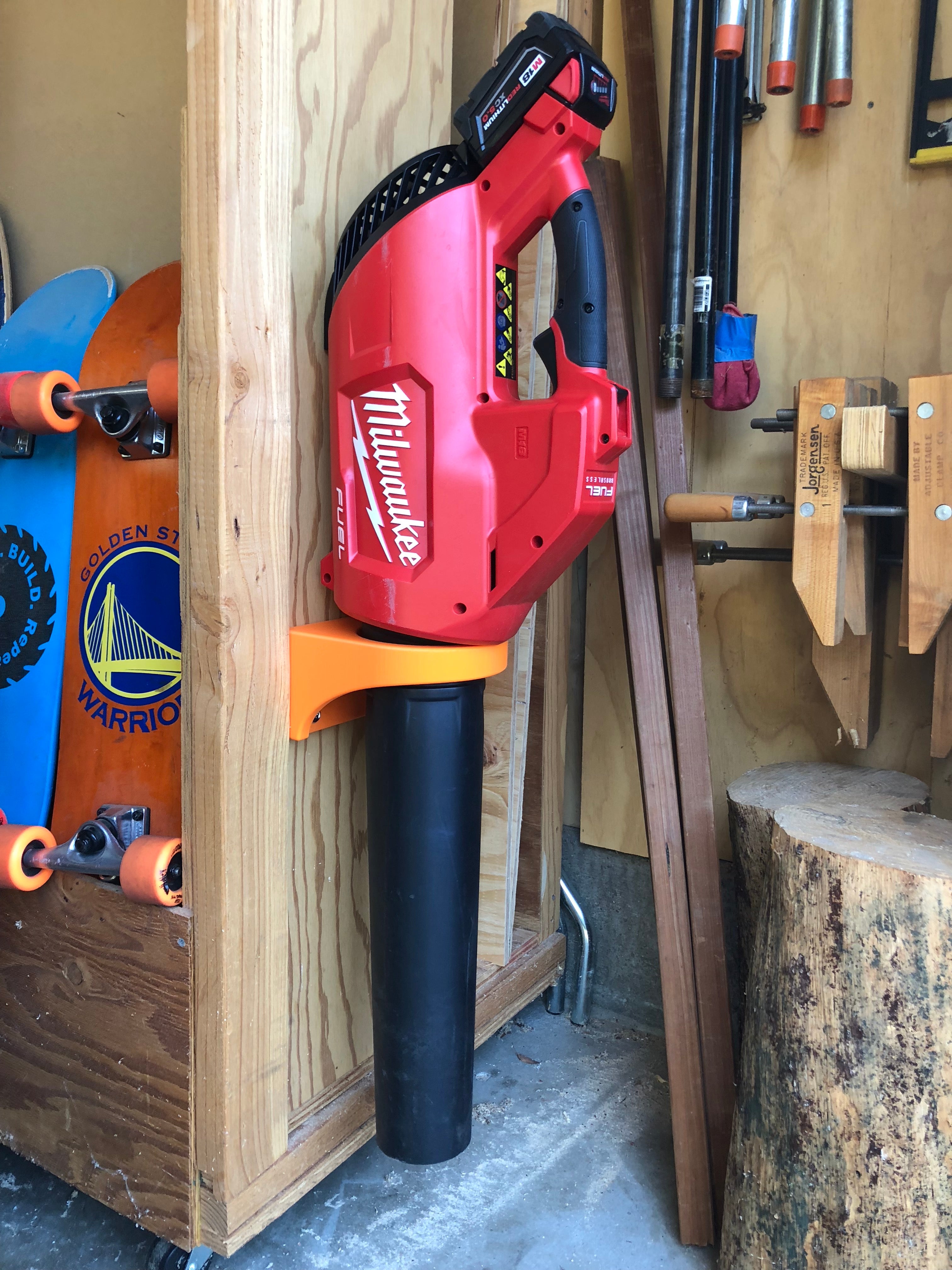 Milwaukee M18 Laubbläser-Wandhalterung