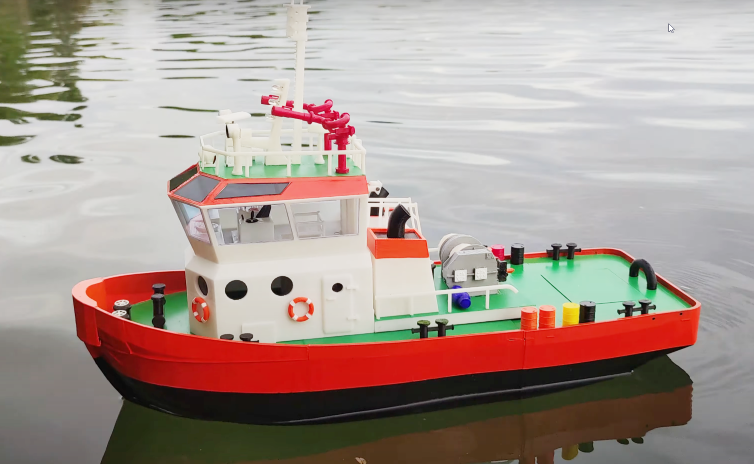 Schlepper 24" - Effizientes Modellboot für Wasseraktivitäten