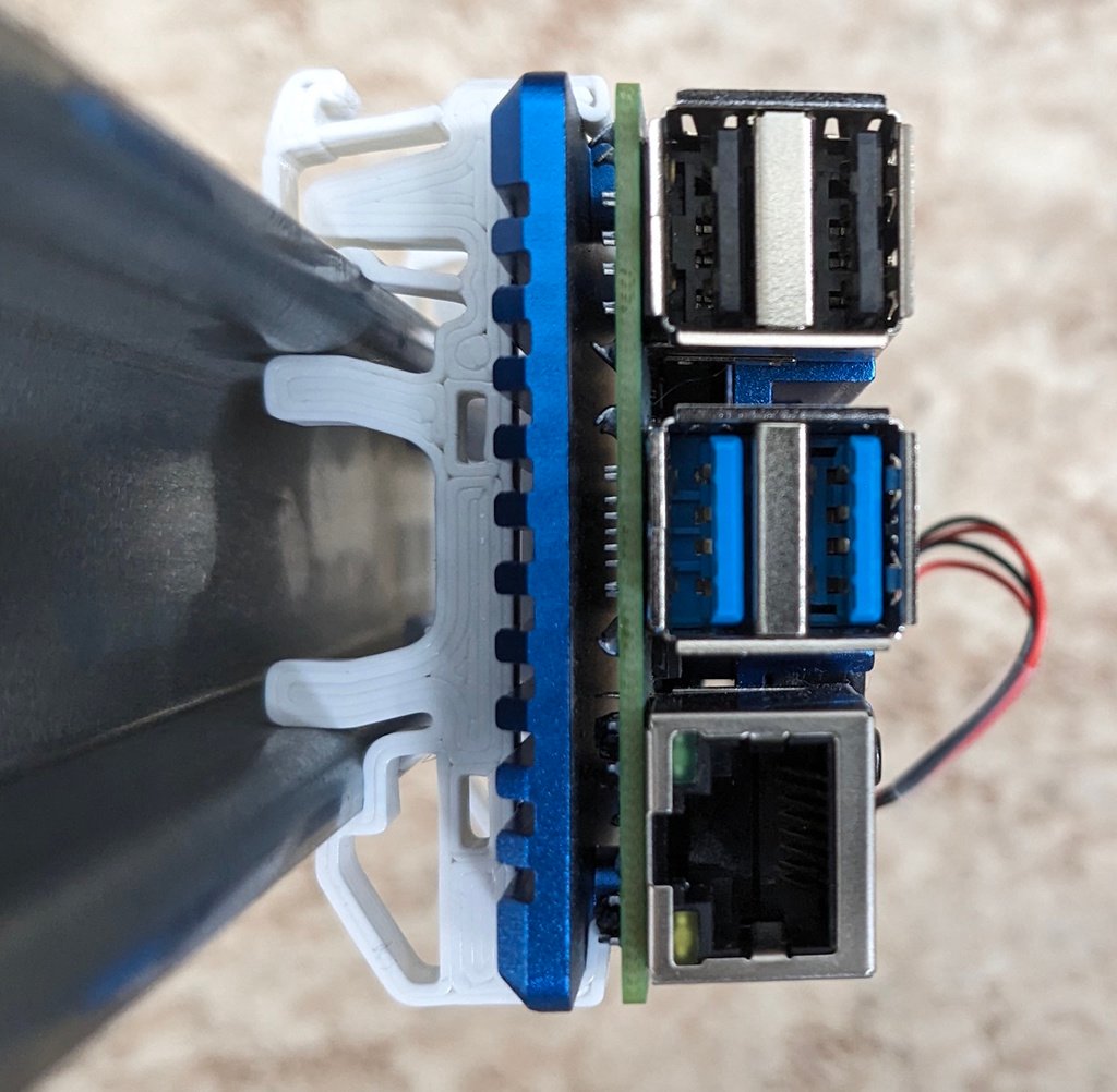 Schutz für die DIN-Schienenmontage für Raspberry Pi 4