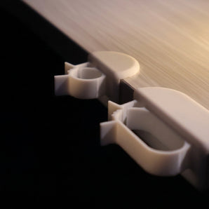 Passgenauer Kabelclip für den Schreibtisch