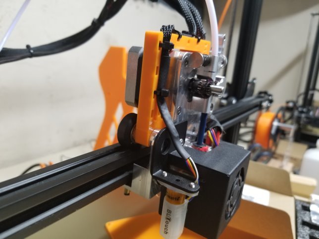Halterung für Micro Swiss Direct Drive-Kabel