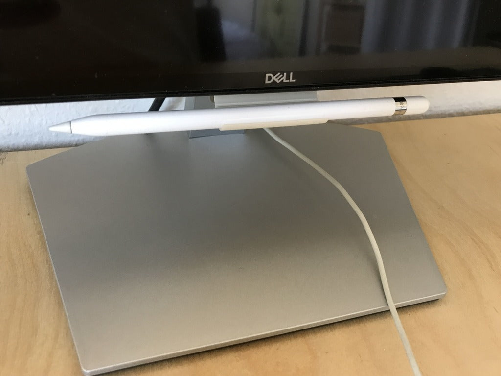 Der Apple Pencil passt auf den Monitor