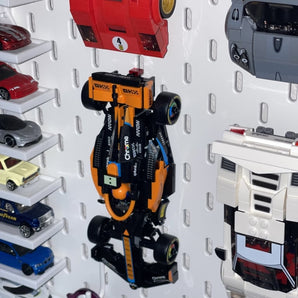 Wandhalterung für LEGO McLaren F1 (76919) bei IKEA Skadis