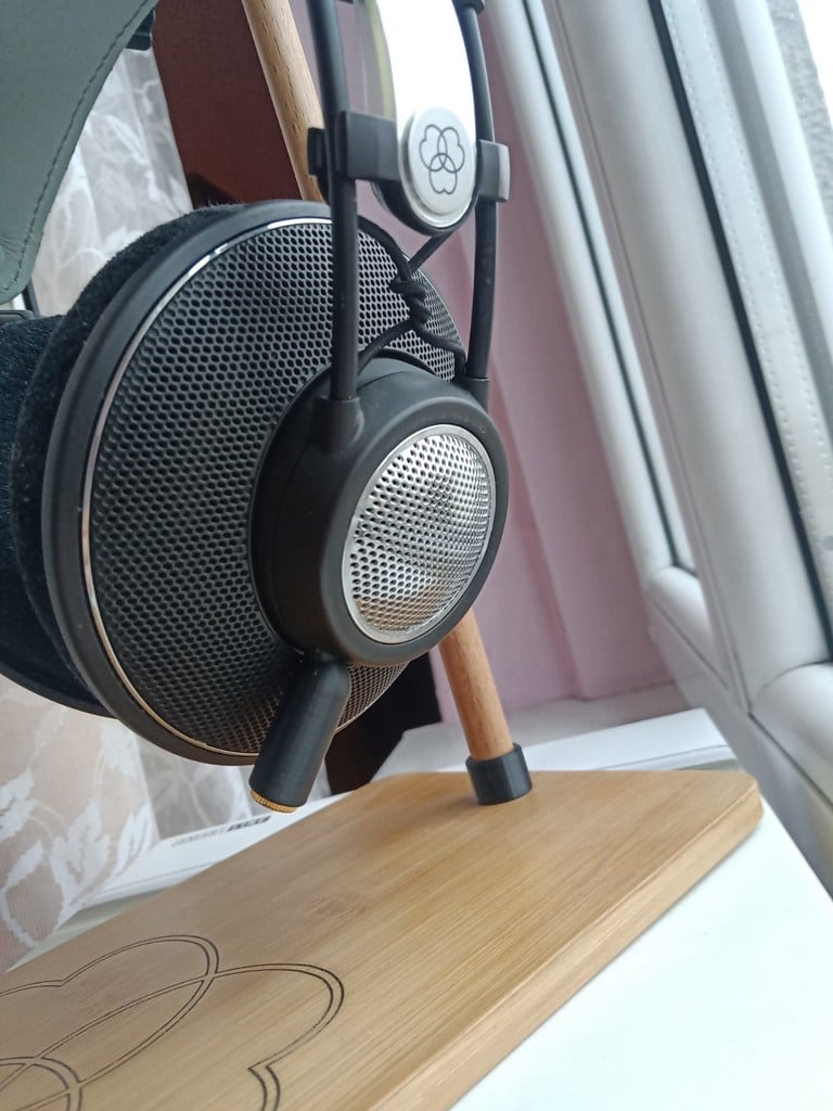 Beslag til aftageligt 3,5 mm jackkabel til AKG K612 hovedtelefoner