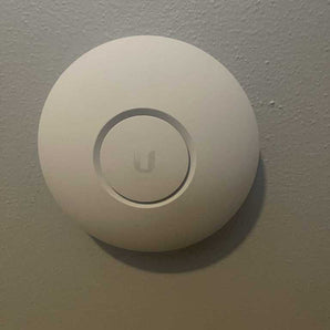 Ubiquiti Unifi Access Point AC Lite Wandplatte mit Keystone