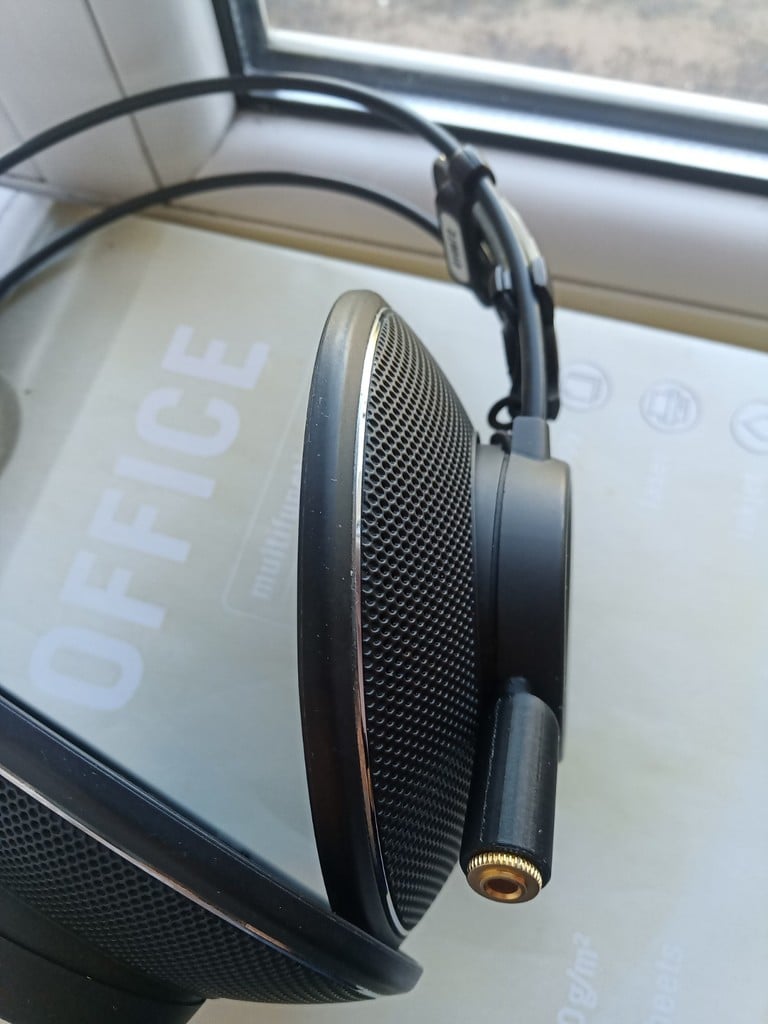 Beslag til aftageligt 3,5 mm jackkabel til AKG K612 hovedtelefoner
