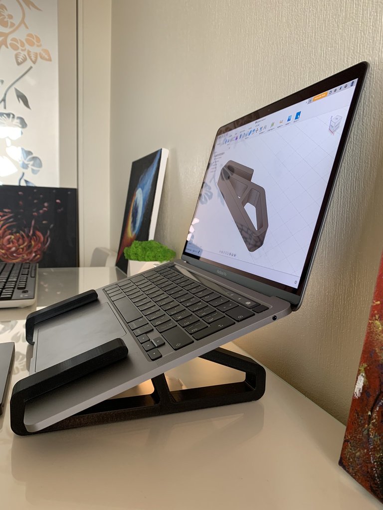 Ständer für MacBook Pro 13"
