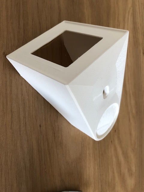 Wandhalterung für HomePod Mini an der Steckdose
