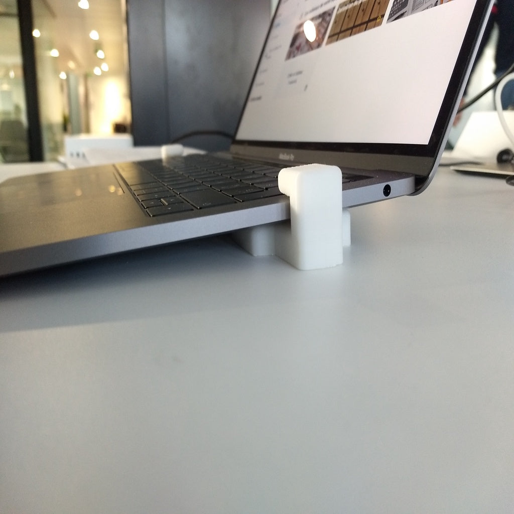 MacBook Pro 13 2019 Ständer/Dockingstation