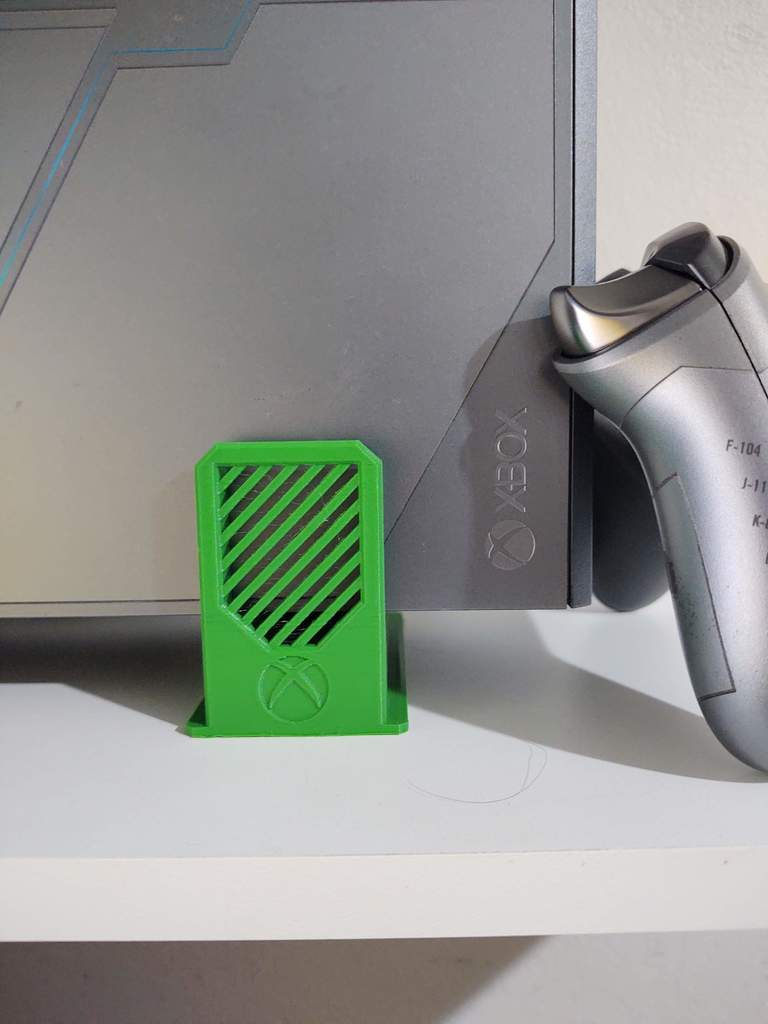 Vertikaler Ständer für Xbox One – Hello Edition