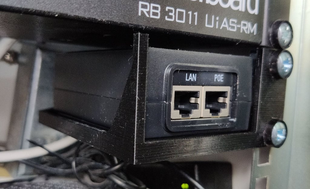 Ubiquiti PoE-Adapterregal für die Rackmontage