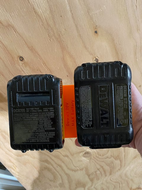 Dewalt 20-V-Batteriehalter für doppelte Wandhalterung