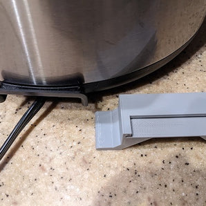 Instant Pot IP-LUX: Praktischer Kabelhalter für geordnete Aufbewahrung