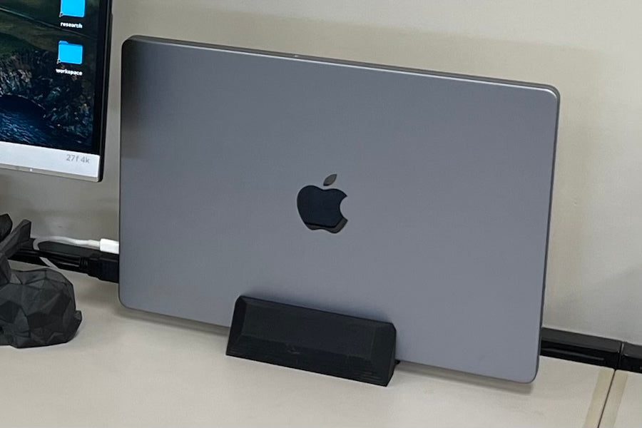 Vertikaler Ständer für MacBook Pro 14 Zoll (2021) und andere Laptops