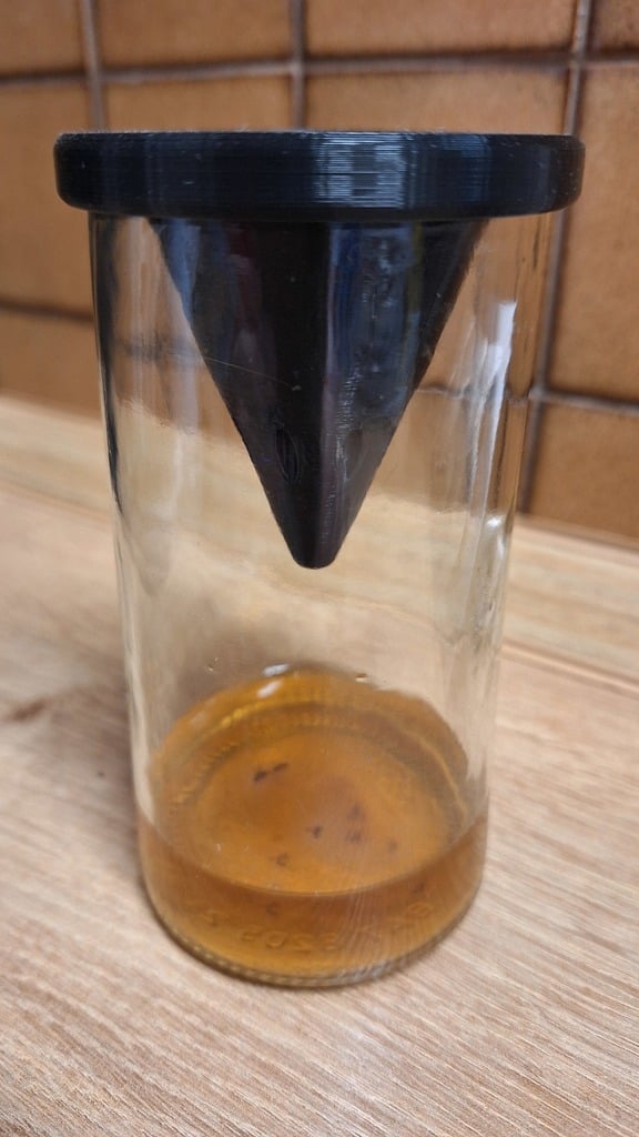 Effektive Fruchtfliegenfalle für Zuhause – Zum Recycling von Glas