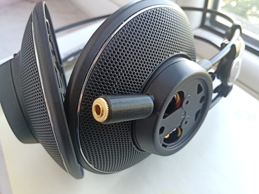 Beslag til aftageligt 3,5 mm jackkabel til AKG K612 hovedtelefoner