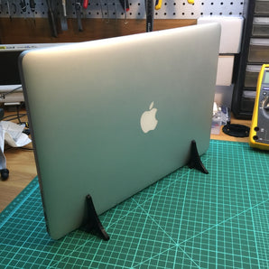 Vertikaler Ständer für MacBook Pro 15" Retina (18 mm)