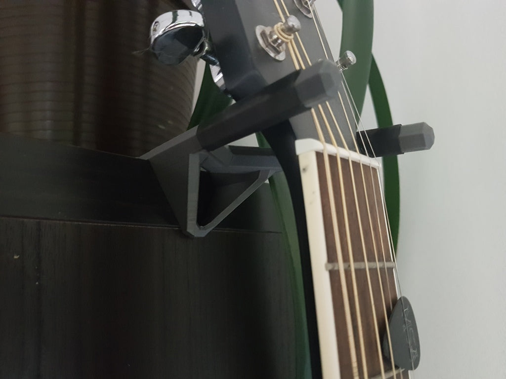 Schrankhalterung für Gitarre mit sechseckigem Design