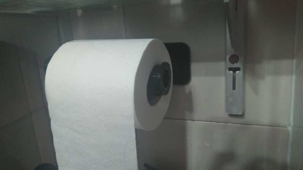 Toilettenpapierhalter für das Badezimmer