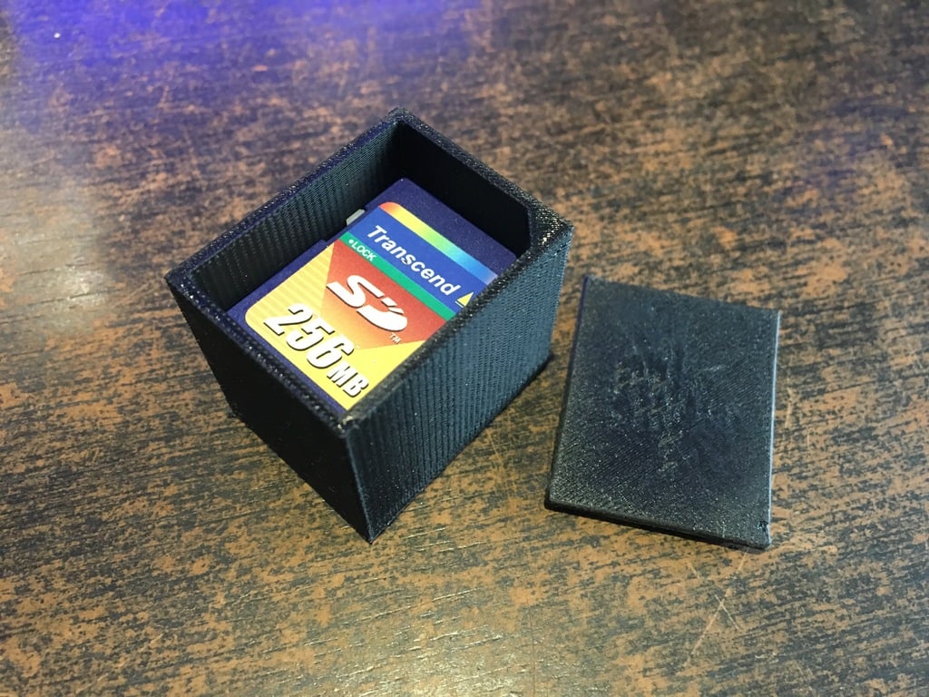 Einfache SD-Kartenhülle mit Deckel