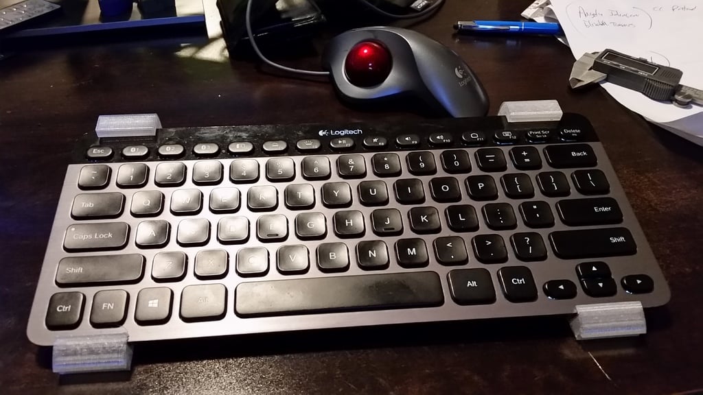 Neigbarer Ständer für die Logitech K810 Bluetooth-Tastatur