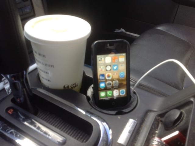 Getränkehalter-Einsatz-Telefonständer für Ford Explorer 2008 und iPhone 4s