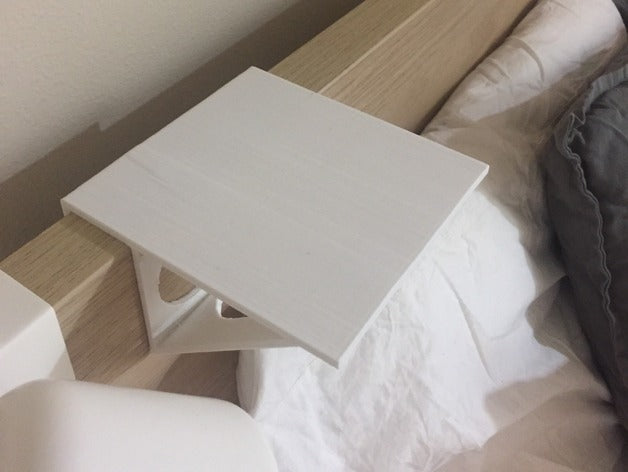 Ikea Malm Nachttisch und Lautsprecherständer