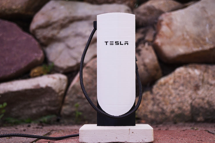 Tesla V4 Supercharger Telefonladegerät-Modell