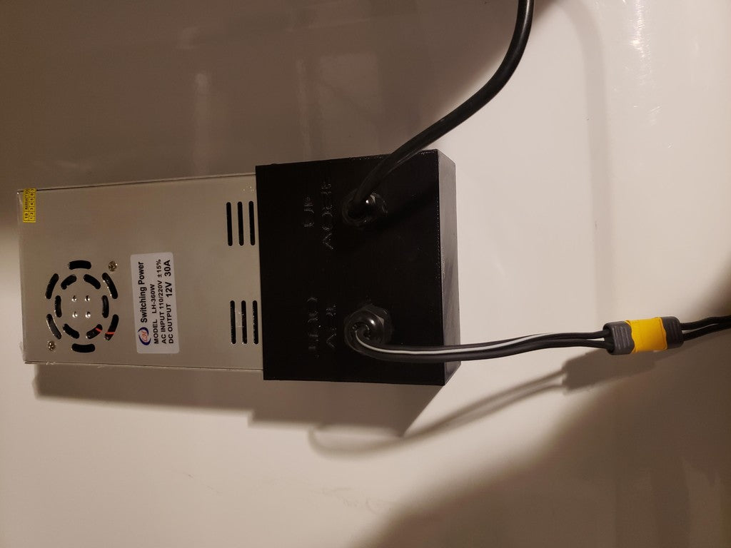 12-V-Netzteilabdeckung mit Sonoff-Schalter