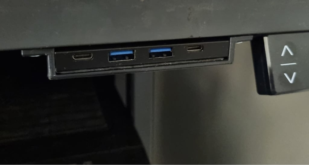 Unter dem Schreibtisch montierbarer Simplecom USB-Hub