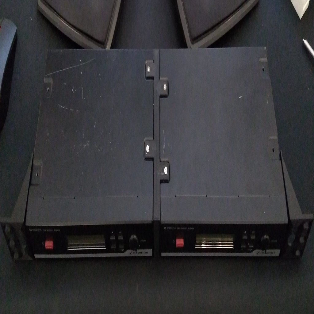 Rackmontagehalterung für Sennheiser EM 10 Empfänger (XS Wireless)