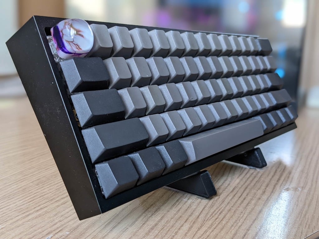 Mechanischer Keyboardständer mit breiter Basis
